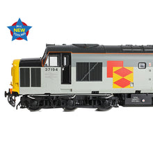 Load image into Gallery viewer, Class 37/0 Centre Headcode 37194 'British Int. Freight Assoc.' BR RF - Bachmann -35-307 - Scale OO