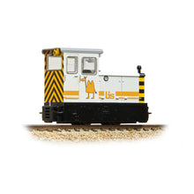 Load image into Gallery viewer, Baguley-Drewry 70hp Diesel British Industrial Sands White - Bachmann -392-029 - Scale 1:76