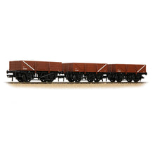 Load image into Gallery viewer, 5 Plank China Clay 3-Wagon Pack BR Bauxite (Early) with Tarp. Covers - Bachmann -33-091A - Scale OO
