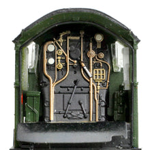 Load image into Gallery viewer, GWR 4073 &#39;Castle&#39; 4082 &#39;Windsor Castle&#39; GWR Lined Green (Shirtbutton) - Bachmann -372-035 - Scale N
