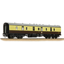 Load image into Gallery viewer, BR Mk1 BG Brake Gangwayed BR (WR) Chocolate &amp; Cream - Bachmann -39-179C - Scale OO
