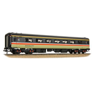 BR Mk2F FO First Open BR InterCity (Swallow) - Bachmann -39-653A - Scale OO