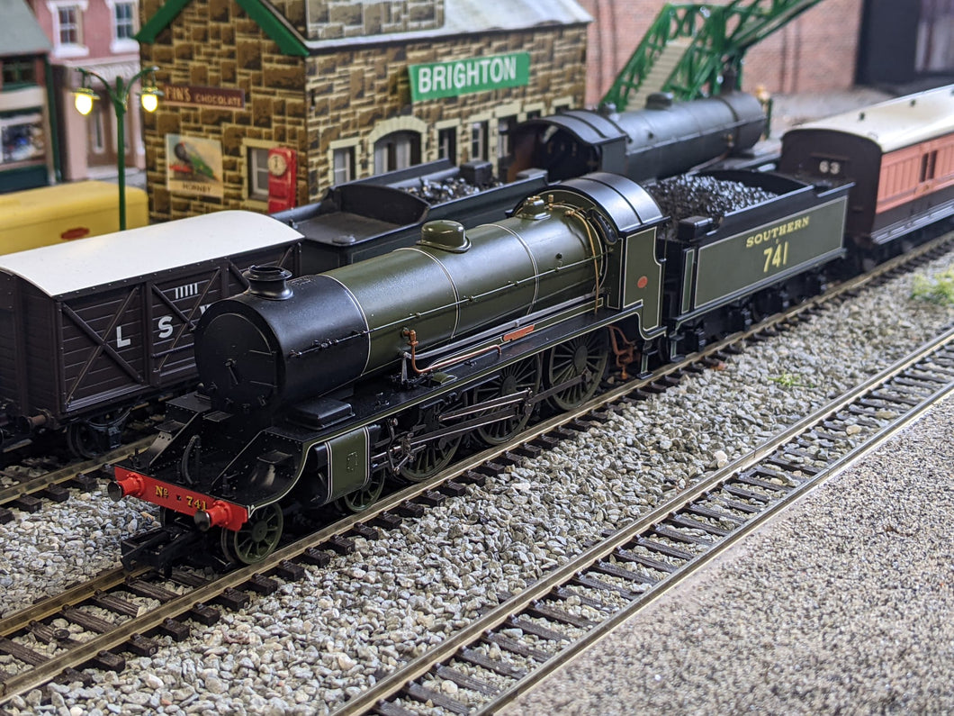 SR, N15 'King Arthur Class', 4-6-0, 741 'Joyous Gard': Big Four Centenary Collection - Era 3 - Hornby R30273 - New for 2023