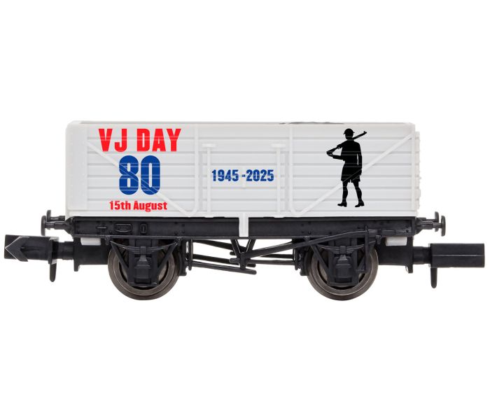 *7 Plank Wagon VJ Day 80th Anniversary Army