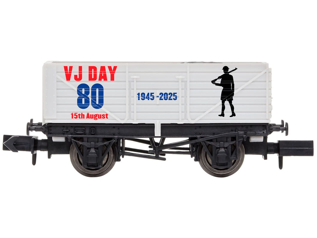 *7 Plank Wagon VJ Day 80th Anniversary Army Weathered