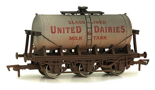 6 Wheel Milk Tank United Dairies Weathered