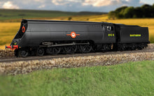 Load image into Gallery viewer, SR Merchant Navy Class 4-6-2 21C9 Shaw Savill WWII 80th Anniversary Collection Hornby R30455
