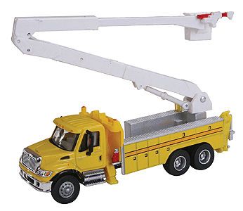 International 7600 Utility Truck w/Bucket Lift Yellow