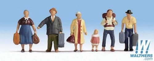 Passengers Waiting to Board (6) Figure Set