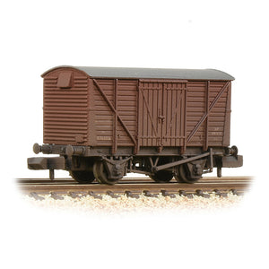 BR 12T Ventilated Van Planked Sides BR Bauxite (Early) [W]