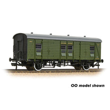 Load image into Gallery viewer, SR PLV Passenger Luggage Van SR Maunsell Green - Bachmann -374-418
