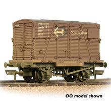 Load image into Gallery viewer, Conflat Wagon BR Bauxite (Early) with &#39;Door-To-Door&#39; BD Cont. [W, WL] - Bachmann -377-331
