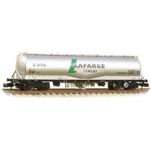 Load image into Gallery viewer, JPA Bogie Cement Tank Wagon VTG &#39;Lafarge Cement&#39; Silver - Bachmann -377-675B
