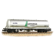 Load image into Gallery viewer, JPA Bogie Cement Tank Wagon VTG &#39;Lafarge Cement&#39; Silver - Bachmann -377-675B
