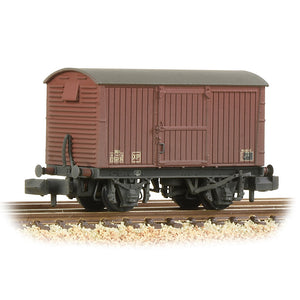 LNER 12T Ventilated Van Corrugated Steel Ends BR Bauxite (Late) [W] - Bachmann -377-981A