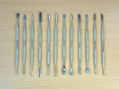 12PC WAX CARVER SET IN WALLET