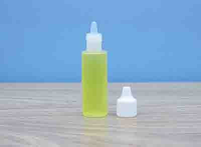 15cc CLEAR CYLINDER BOTTLE OF OIL