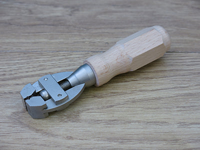 NEW HAND VICE WITH WOODEN HANDLE