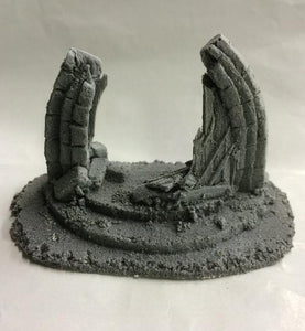 25/28mm Damaged Church Arch 80mm x 50mm - BZB3