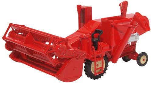 Combine Harvester Red   76CHV001   1:76 Scale,OO Gauge
