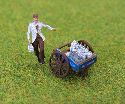 OO Gauge MILKMAN & MILK CART