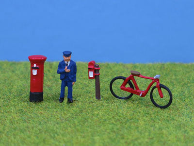 PD MARSH OO GAUGE PAINTED POSTMAN SET