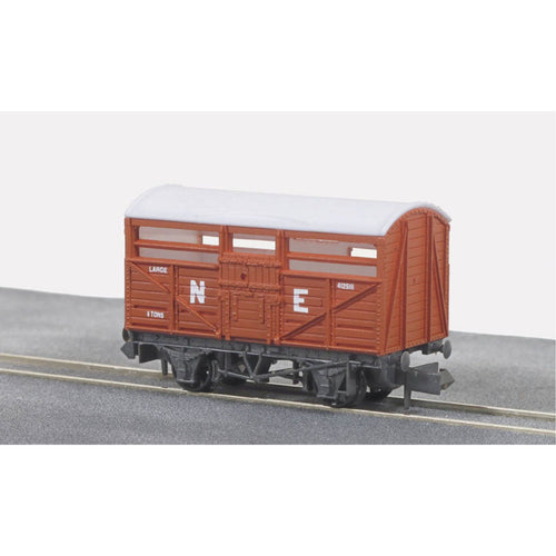 Cattle Truck, LNER, red oxide