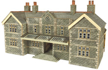 Load image into Gallery viewer, Mainline Station Booking Hall - N Gauge - PN920 by Metcalfe
