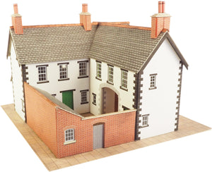 Coaching Inn - OO Gauge - PO228 by Metcalfe