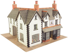 Load image into Gallery viewer, PO228 00/H0 Scale Coaching Inn
