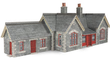 Load image into Gallery viewer, PO333 00/H0 Scale Settle/Carlisle Railway Station
