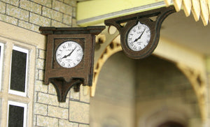 Station Clocks - OO Gauge - PO515 by Metcalfe