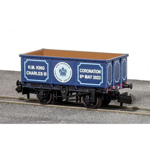 Small Garden Shed (Peak Roof)   Harburn Hobbies-CG235   OO Gauge    Scenics  Lineside,Country