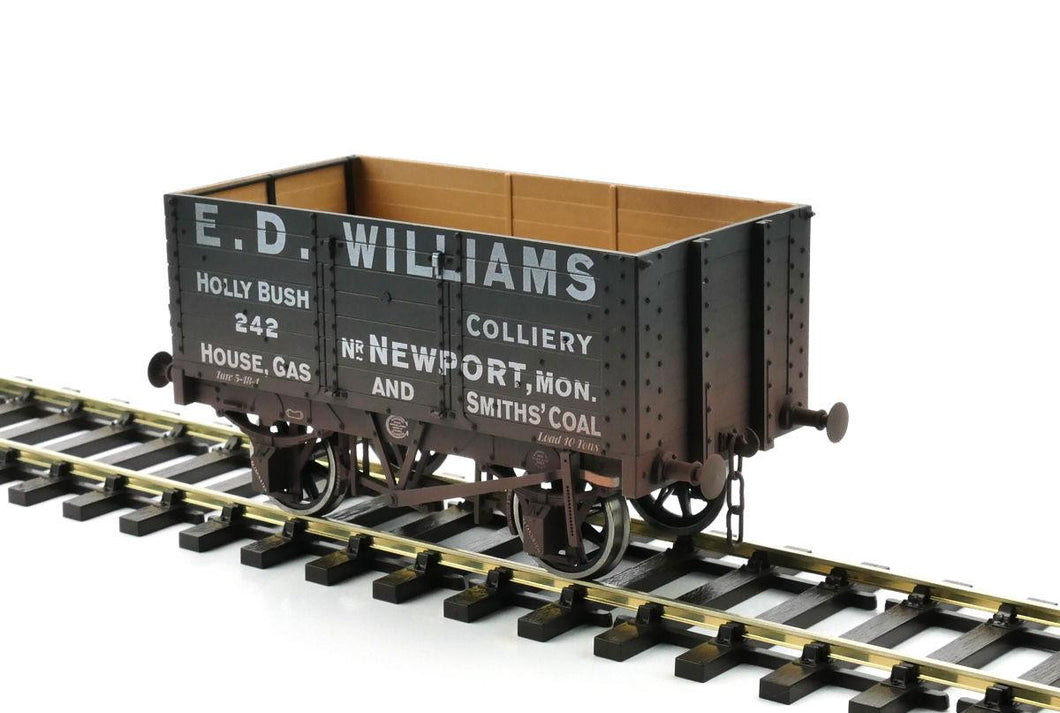 7 Plank Wagon 9' Wheelbase ED Williams 242 Weathered