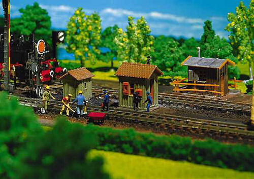 Trackside Huts (3) Kit I