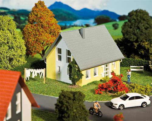 Detached House (Yellow) Kit VI