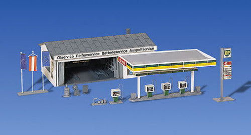 Petrol Station with Servicing Bay Kit III