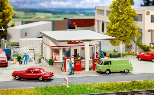 1950s Petrol Station Kit