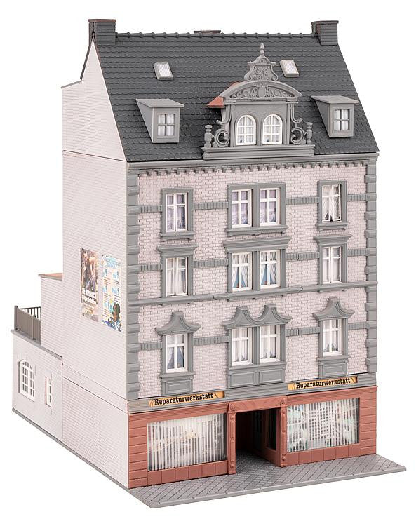 Townhouse with Repair Shop Kit