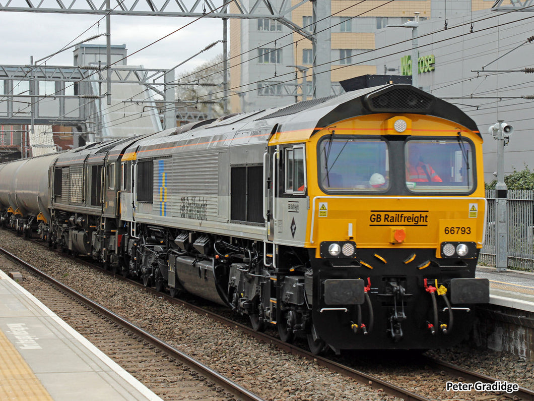 *Class 66 793 Railfreight Construction