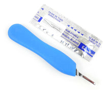 Load image into Gallery viewer, Plastic Scalpel &amp; Blades - Gaugemaster Tools - 615

