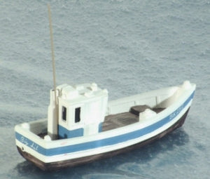 Small Fishing Boat Rear Wheelhouse