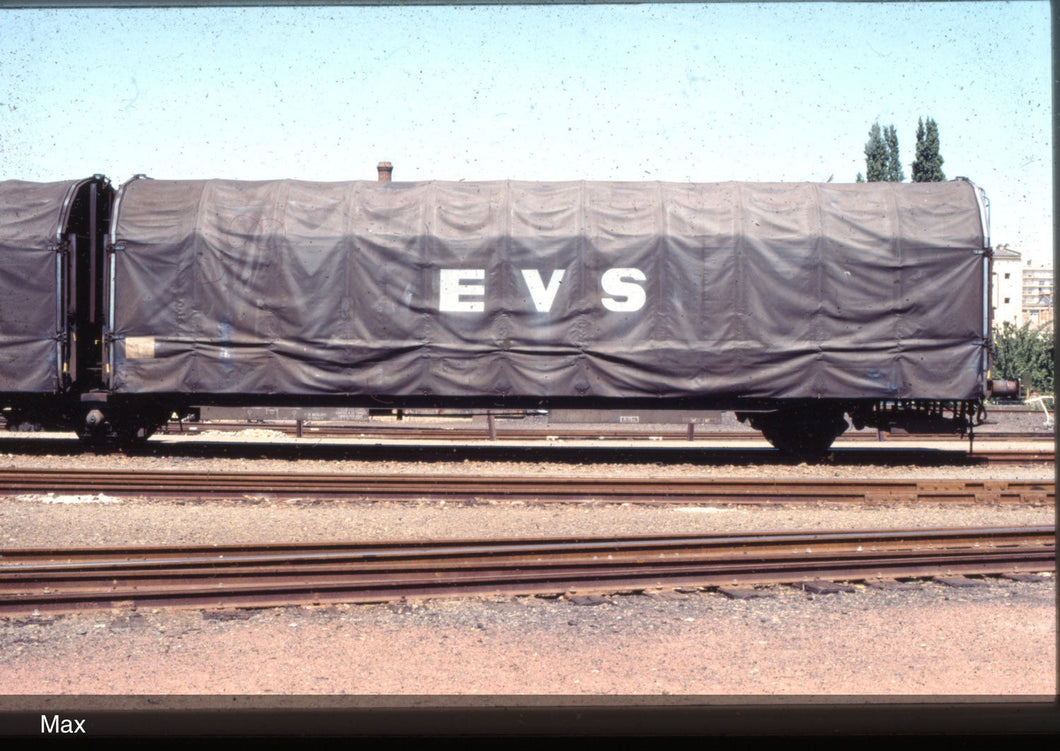 3-axle tarpaulin wagon EVS Jouef HJ6237