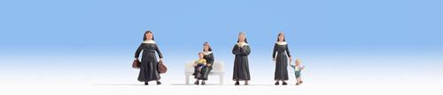 Nuns (4) and Children (2) Figure Set