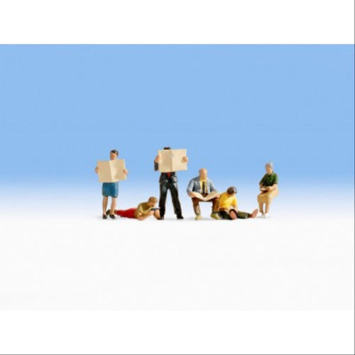 Readers (6) Figure Set