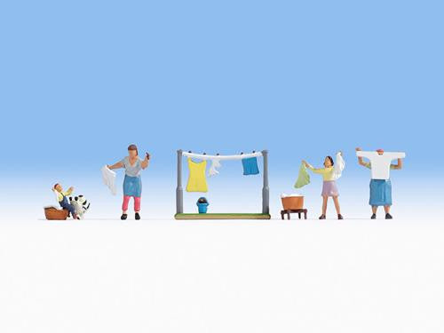 Washday (4) and Accessories Figure Set