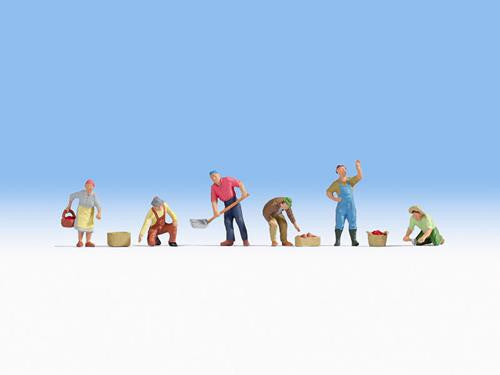 Harvesters (6) and Accessories Figure Set