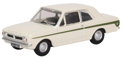 Ford Cortina MkII Ermine White/Sherwood Green   76COR2008   1:76 Scale,OO Gauge