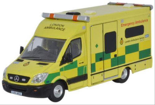 Mercedes Ambulance London   76MA002   1:76 Scale,OO Gauge