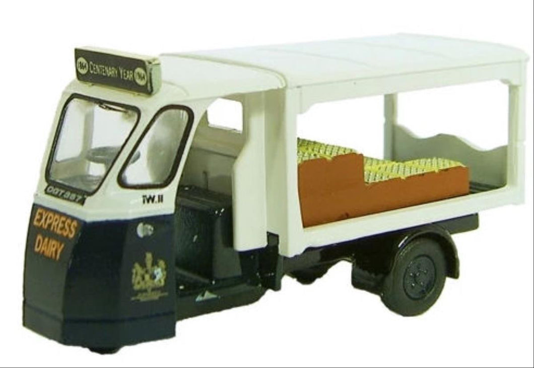 Wales & Edwards Standard Milk Float Express Dairy (Late)   76WE001   1:76 Scale,OO Gauge